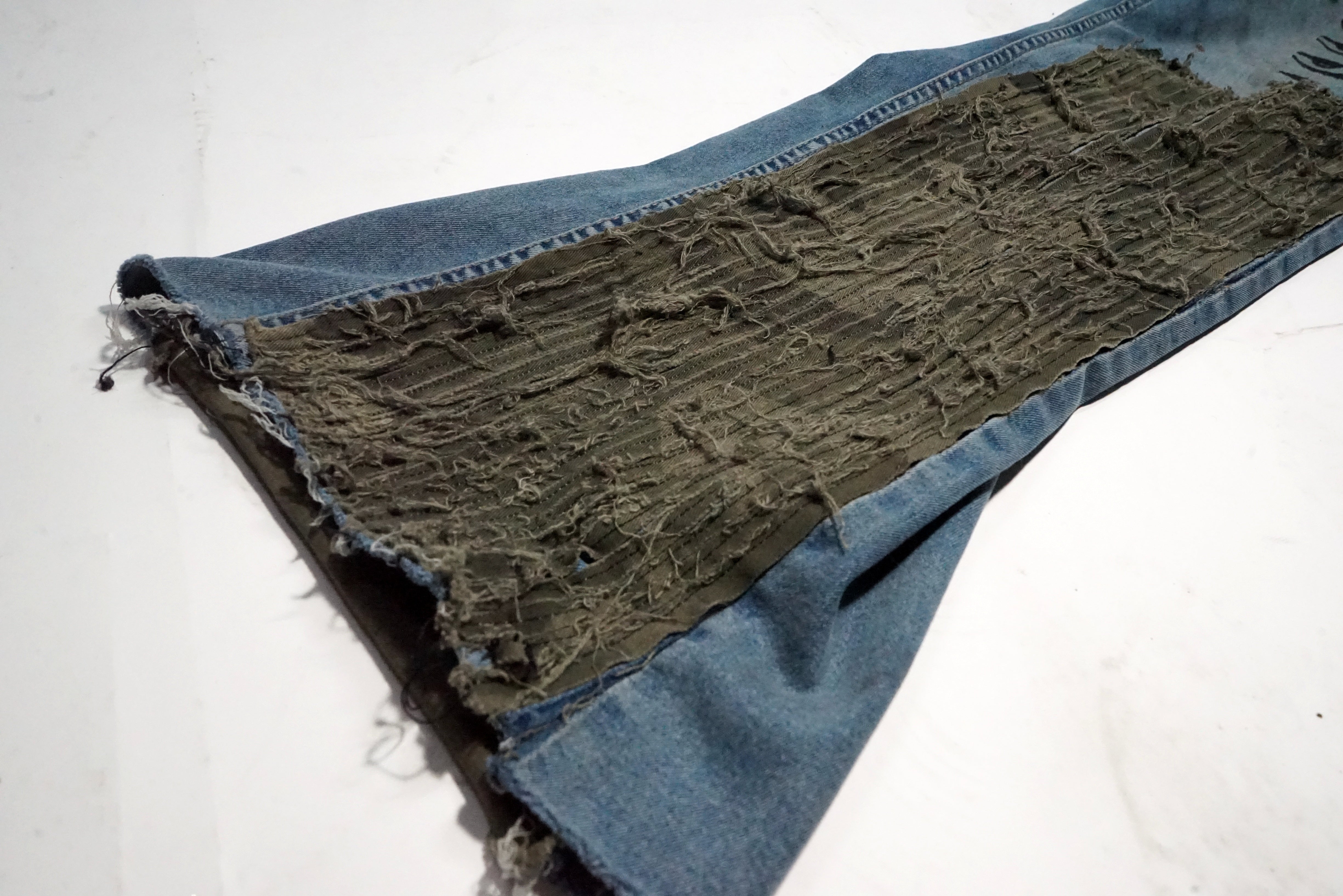 1/1 Insght arakhnid kamo denim