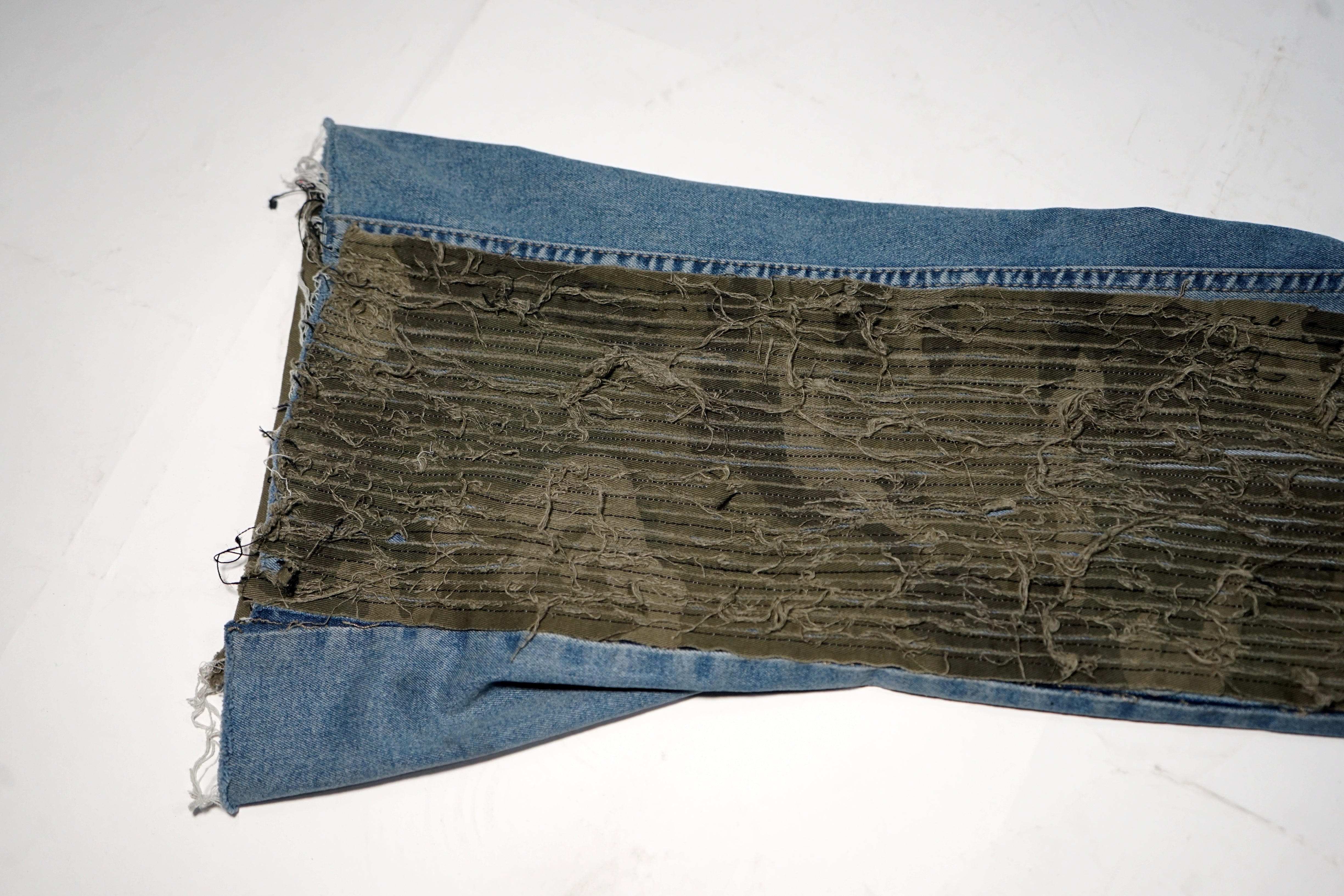 1/1 Insght arakhnid kamo denim