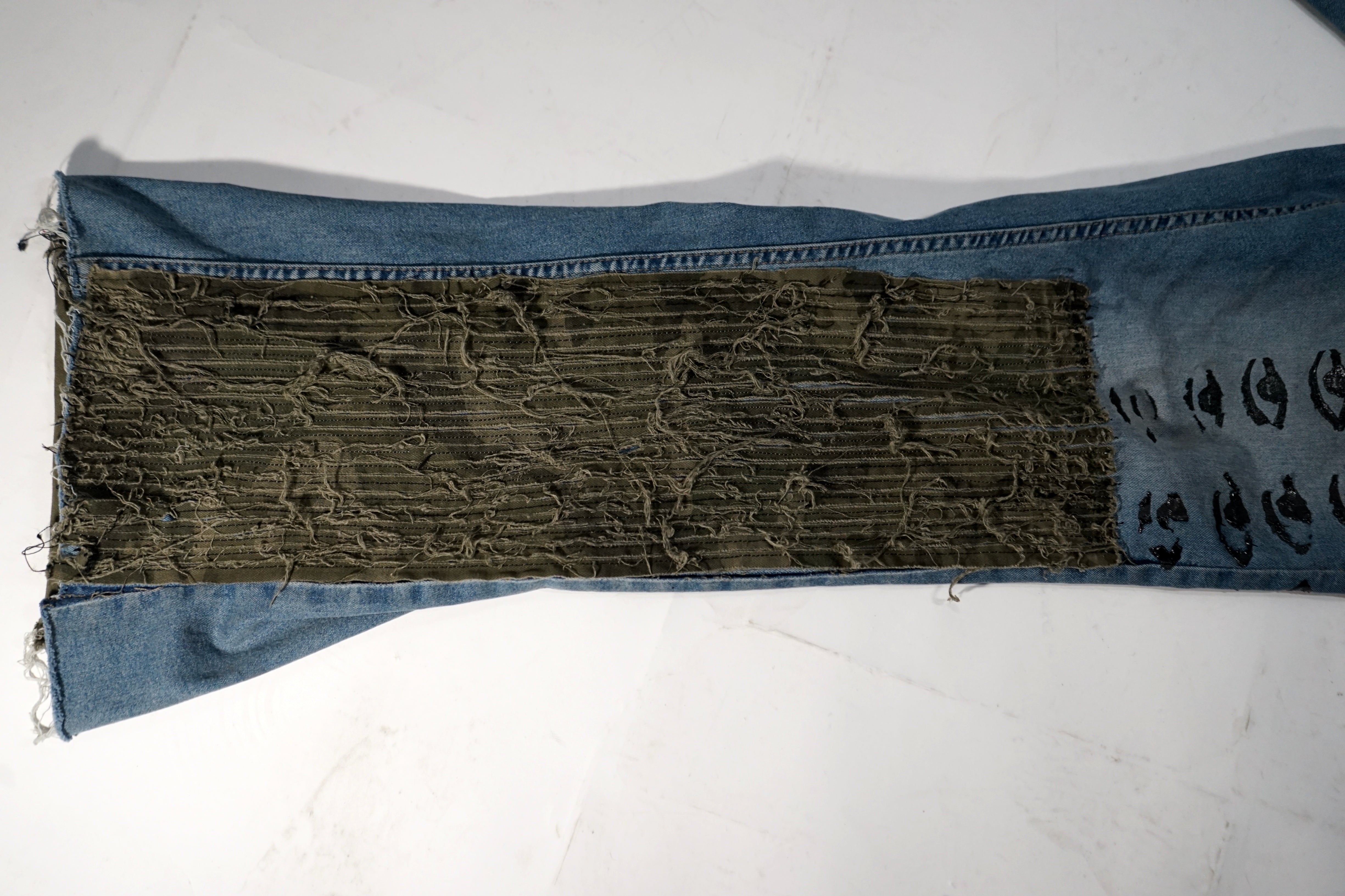 1/1 Insght arakhnid kamo denim